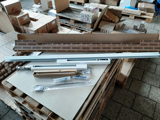 Kluzná lišta BG ISM vč.koordinace - RAL 9016 bílá , 30 mm - stavební
